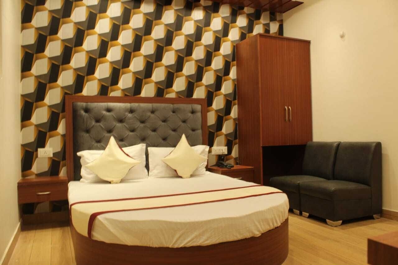Hotel Sv Grand Varanasi
