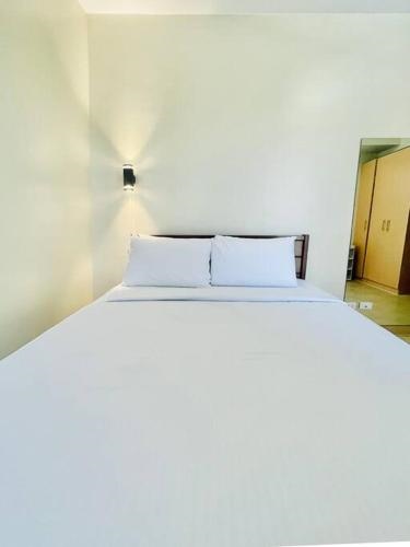 9 Roomy Urban Escape