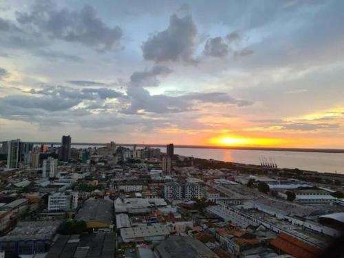 Apt amplo e confortavel no umarizal com bela vista da baia