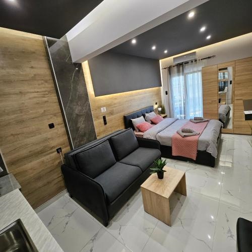 Central 5 Modern Apartment with free parking