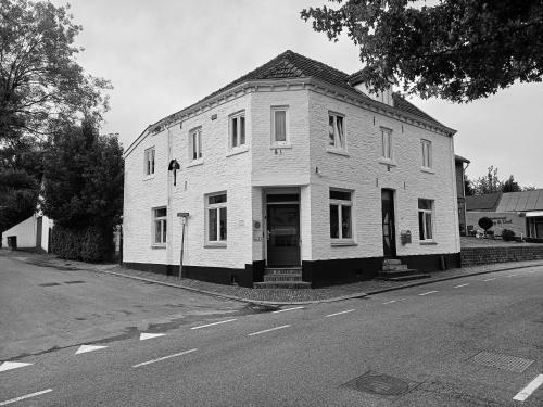 Anno 1877 appartement met tuin