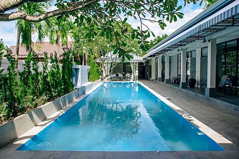 La Riva Boutique Hotel 