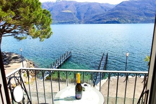 Casa al Lago Lakefront two storey apartment on Lake Promenade