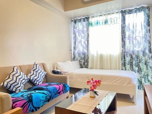 Condo Staycation 10-15mins at Airport