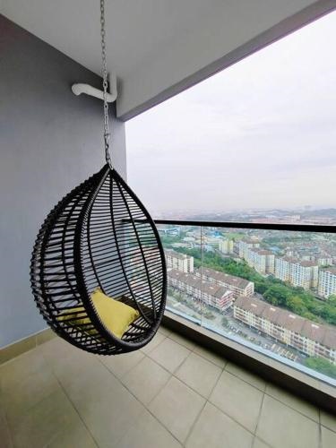 Symphony Tower 3BR High Floor 100mbps Wi-Fi Netflix