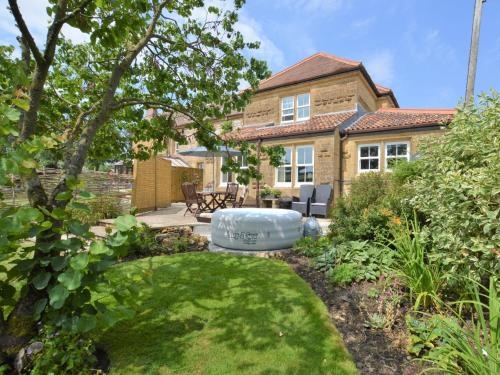 2 Bed in West Bay 59666