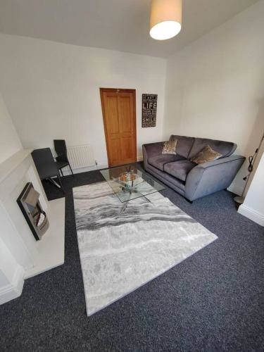 Church View house 2bed brighouse central location