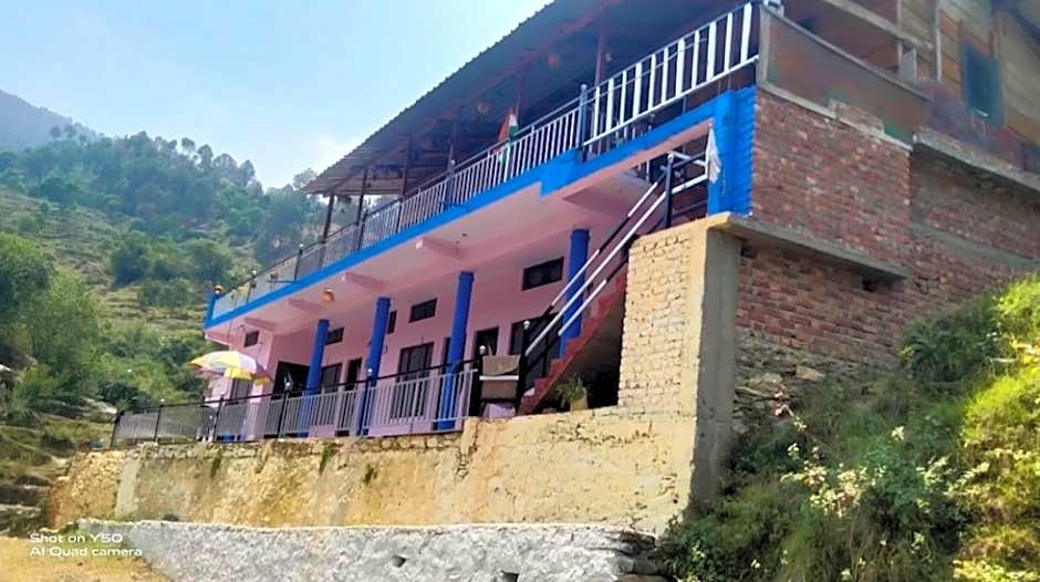 Om Som Home Stay, Barkot