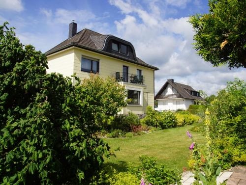 Haus Mit Garten