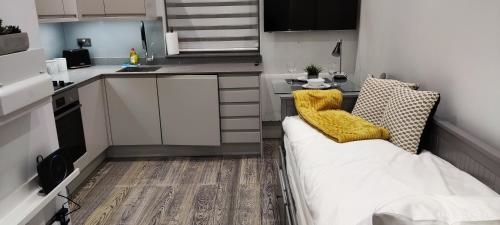 London gateway studio flat