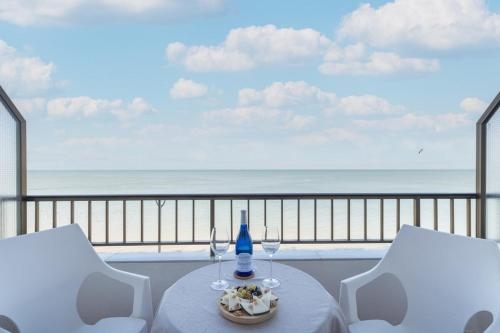 Chipiona Seafront by Valcambre