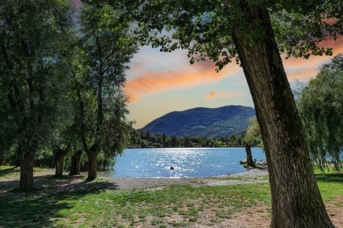 Ranzanico Trilocale Vista Lago 6 Posti Letto Fast Wi Fi Checkin24h