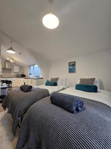Canalside 1 bed flat