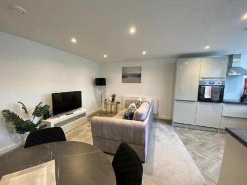 Stylish & Contemporary 2-Bed Townhouse - Parking - Wi-Fi - Netflix