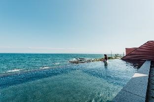 Pohang Case Poolvilla