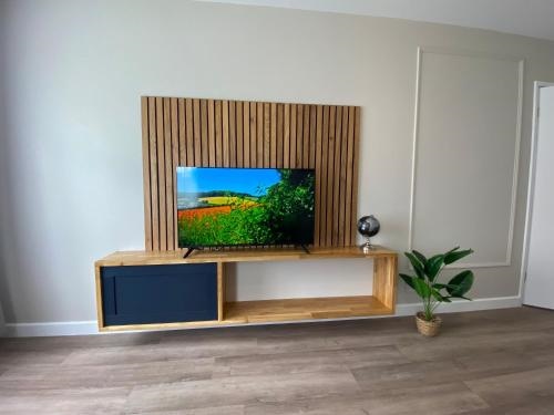 Luxury One Bedroom Apartment in Borehamwood-Free Parking