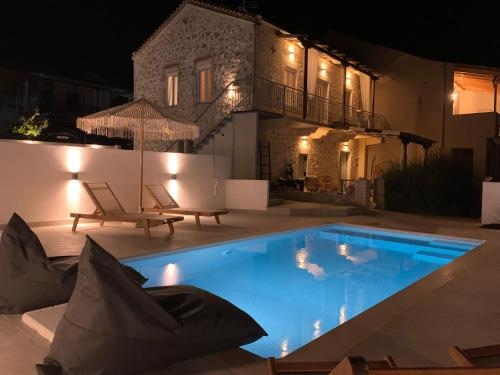 Mangata W suites homes private pools