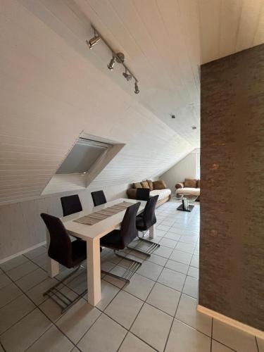 24-7 Living - Fully Equipped Apartment in Waltrop with Top Connection