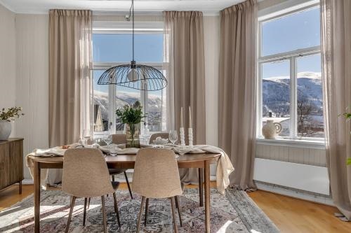 Amazing Tromso city apartment with free parking and lovely city views