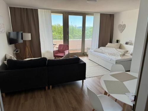 1 Zimmer Wohnung mit Balkon und Kuche
