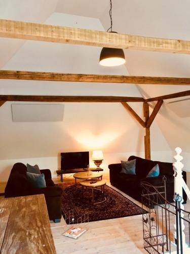 b e d & a g e d e s i g n extra large wunderschone komplette Wohnung mit viel Platz & 4 Schlafzimmer b e d & a g e d e s i g n small wunderschones Zimmer mit Bad Rechnungserstellung fur Geschaftsreisende & Firmen