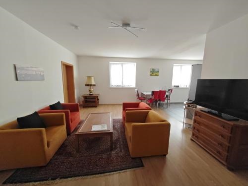 Apartment E2 - Gut ausgestattete 3-Zimmerwohnung 64 qm, fur 1-3 Personen 1 DZ 1EZ