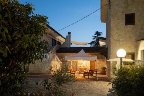 Case vacanza e camere in Villa Isabella con parcheggio custodito e wifi