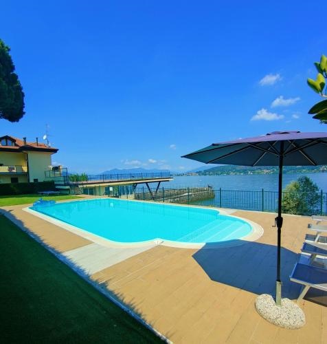 Scarlet Flower - Lago Maggiore