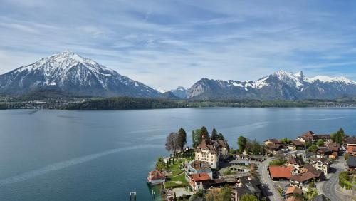 Juwel mit Traumsicht auf See und Berge!