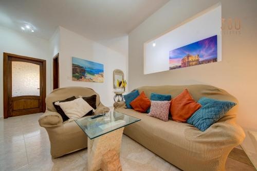 Traditional Maltese Escape with Rooftop Terrace by 360 Estates