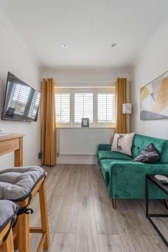 Stylish one bedroom garden suite