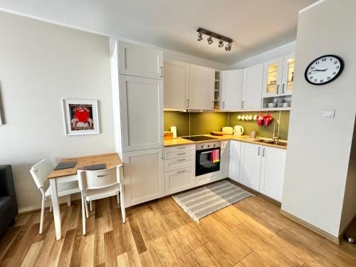 Rozana Apartment with Parking