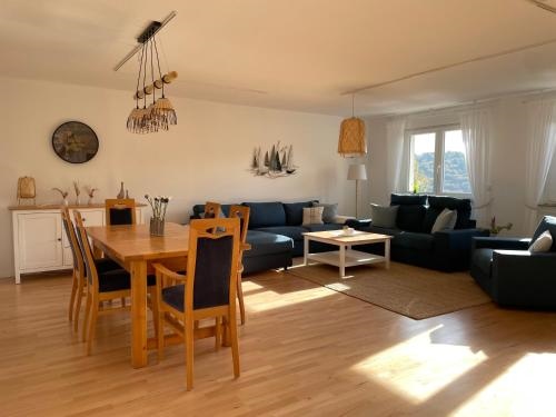 Gemutliche Gastewohnung, zentral, mit Blick in die Natur