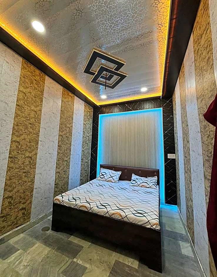 Laddu Gopal Niwas Ayodhya Dham