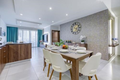 Luxurious, Spacious Apartment in Swieqi