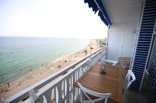 Apartamento L espigo de Saoret primera linea playa Centro soleado y recien renovado