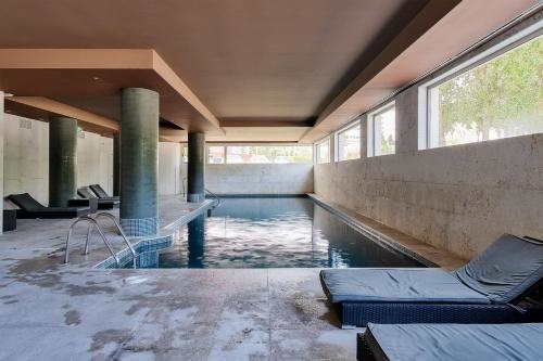 2 BDR Apartment W/Pool and Jacuzzi by LovelyStay