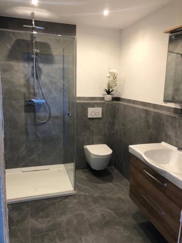 Ferienwohnung auf dem Bauernhof in Hachenburg Hof Kleeberg I Man kann ein Appartment mit Bad zubuchen