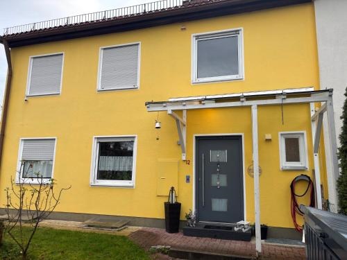 1 Privatzimmer Mobliert Gut Ausgestattet Und Gute Anbindung Bus Bahn