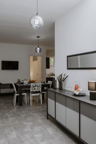 House Paradise- House Arena