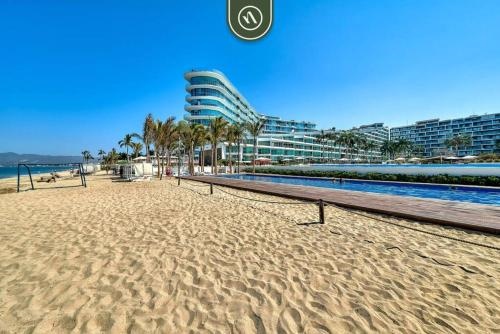 Apt with Private Balcony Beach Access