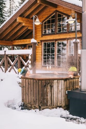 Puruvesi Holiday Villas, Riuttahovi