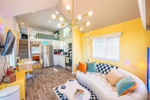 Rainforest Tiny Home Retreat 28