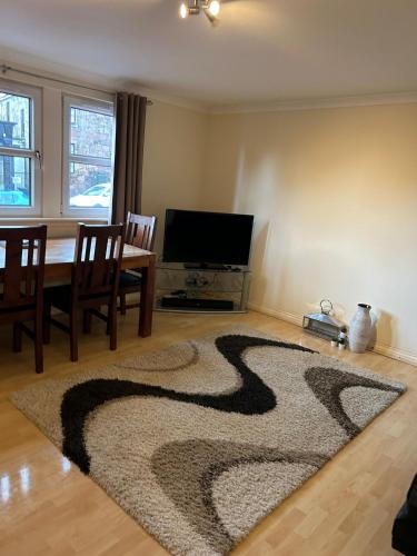 Cosy, convenient, sought after location with private parking