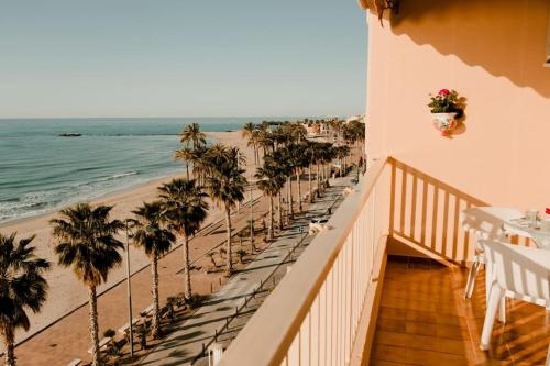 Amplio apartamento en 1ª linea de playa Free Wifi