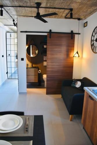 Chic Penthouse industrial-style