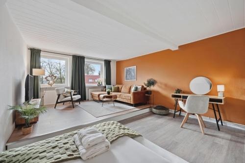 MAISUITES Sperling - Zentrale Ferienwohnung mit Boxspringbett, Kaffeevollautomat, WLAN & seitlichem Seeblick