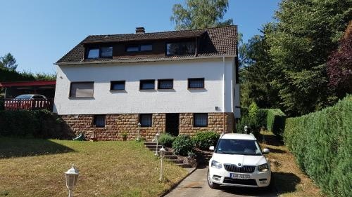 Rentrisch Am Waldrand