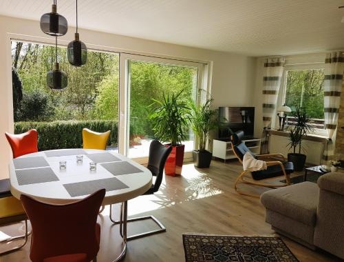 Schone 120-qm-Ferienwohnung - Sonnenterrasse - Stadtgrenze Lubeck