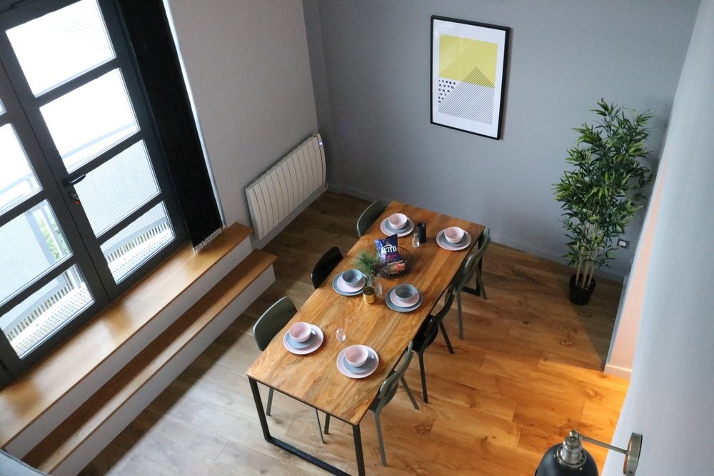4B Loft Penthouse Industrial City Views
